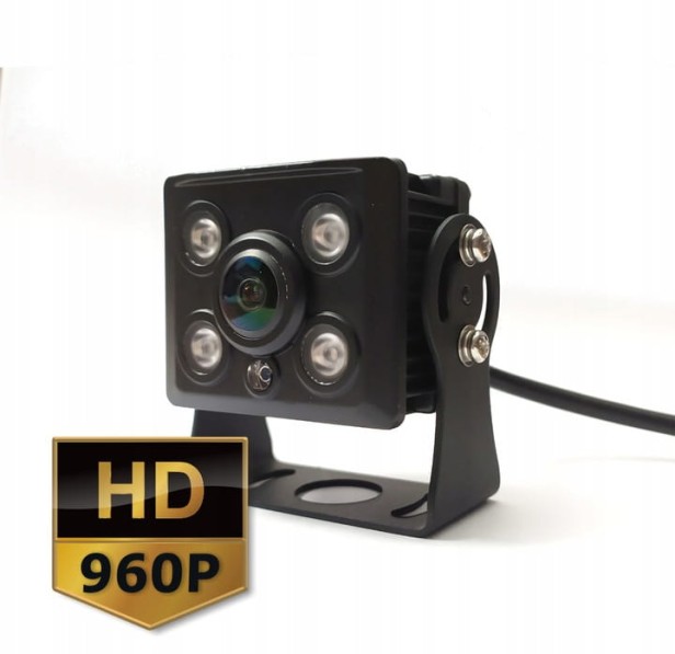 Kamera-AHD-960P-4-PIN-1-3Mpx-bardzo-szeroki-kat.jpg